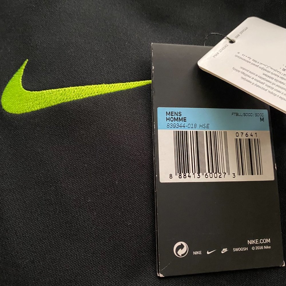 Nike Dri-Fit  Black and Neon half zip Pullover Size M - Picture 8 of 9